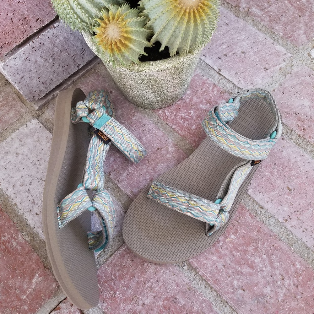 NIB! Teva Original Universal Sage Multi